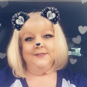 Meet your Posher, Denise